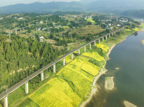 成達(dá)鐵路
