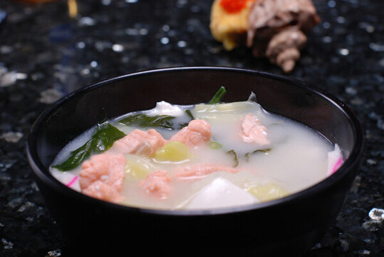 三文魚豆腐湯