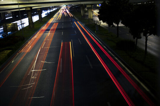 夜景汽車燈光軌跡
