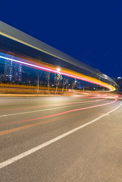 中國哈爾濱道路建筑夜景