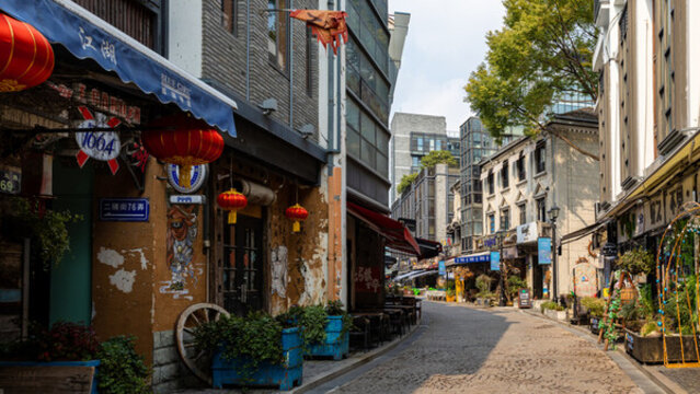 浙江寧波老外灘街頭景象