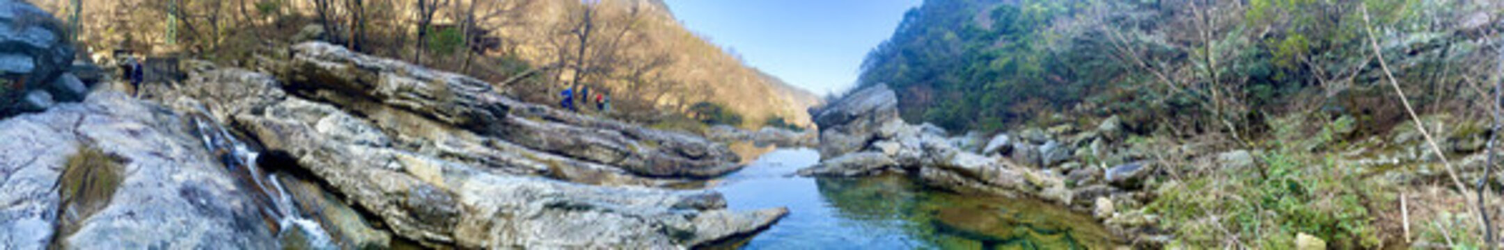 廬山風(fēng)景山澗
