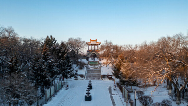 雪后初晴城市風(fēng)光
