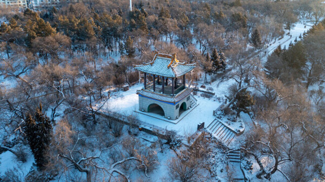雪后初晴城市風(fēng)光
