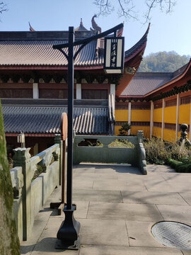 寺廟路燈