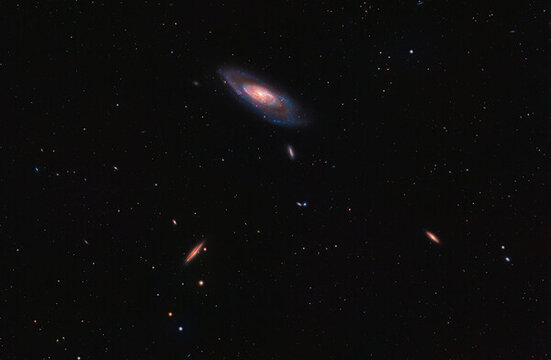 M106獵犬座螺旋星系