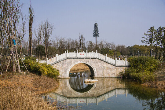 四川成都東安湖體育公園小橋