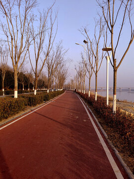 河邊步道