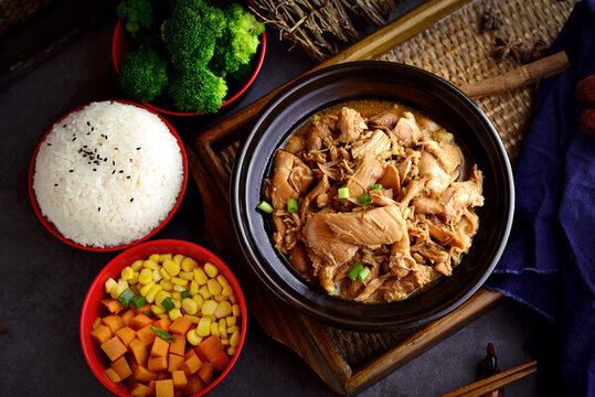 雞肉拌飯