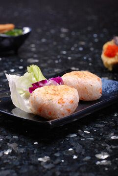 三文魚(yú)飯團(tuán)