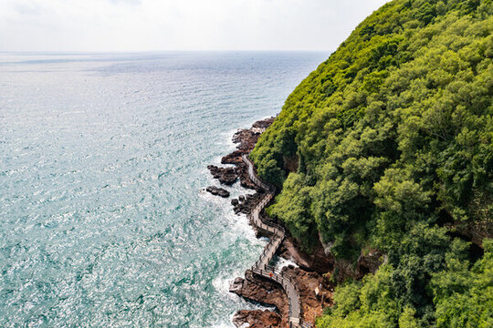 北海潿洲島鱷魚山景區(qū)木棧道