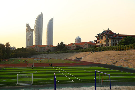 廈門大學(xué)