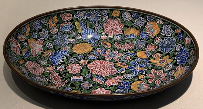 銅胎畫(huà)琺瑯花卉紋橢圓盤(pán)