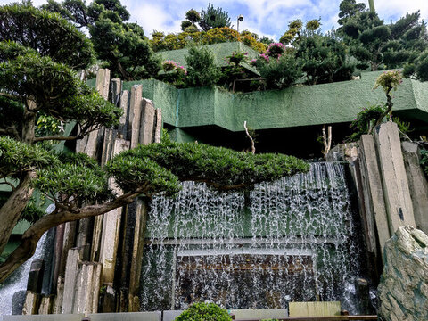 建筑瀑布