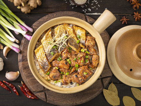 咸魚排骨煲仔飯