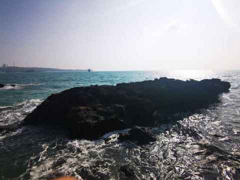潿洲島海灘石灘