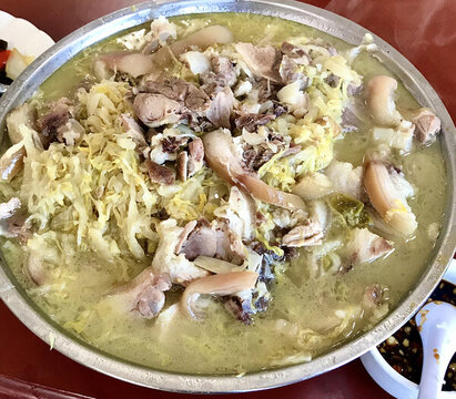 肘子肉燉酸菜