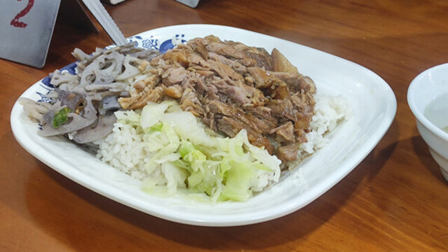 鹵肉飯