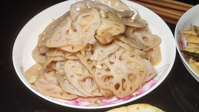涼拌藕片