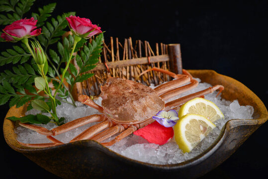 蟹肉醋凍魚(yú)子醬
