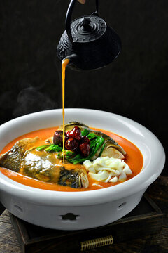 黃燜魚(yú)頭泡飯