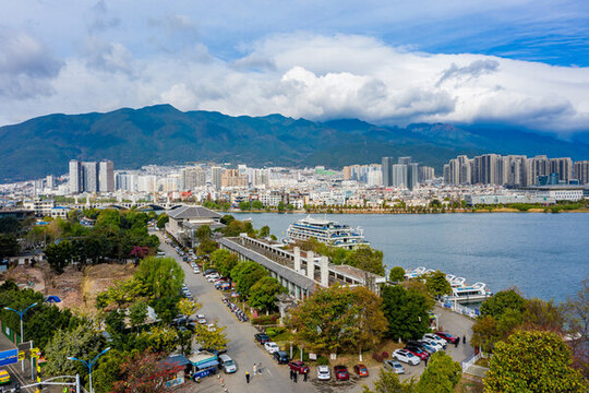 航拍云南大理洱海風(fēng)光湖泊濕地