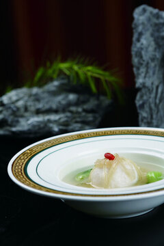 魚(yú)翅燴花枝球