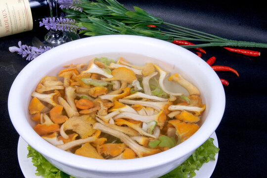 雞油菌湯