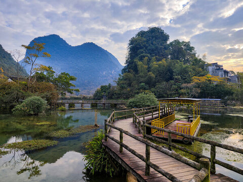 靖西鵝泉日出喀斯特山水風(fēng)光