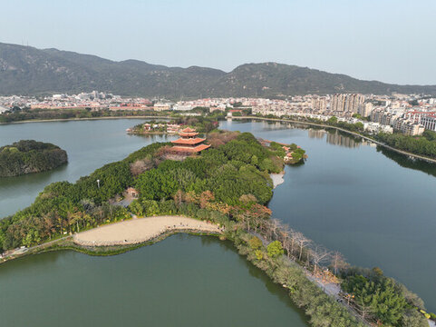 航拍泉州市西湖公園刺桐閣