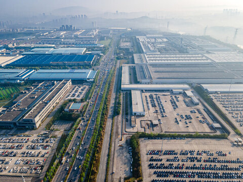 重慶汽車工業(yè)長(zhǎng)安停車場(chǎng)
