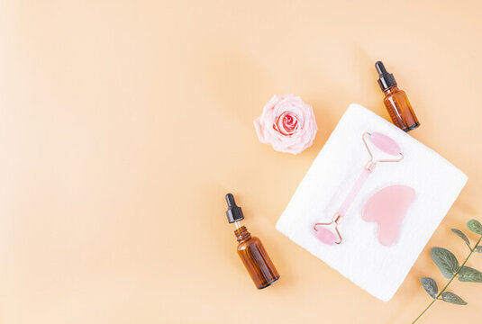 女性美容護膚產(chǎn)品滾輪按摩器
