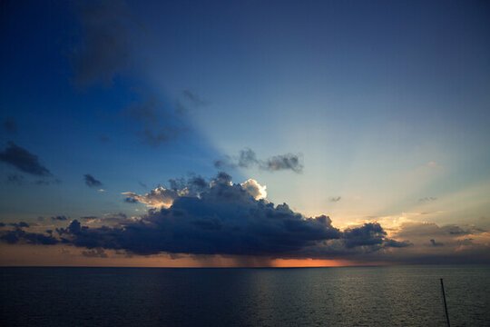 海島日落夕陽