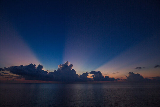 海島日落夕陽