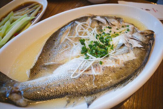 清蒸鱸魚