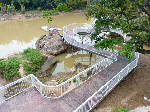 愛心橋梁