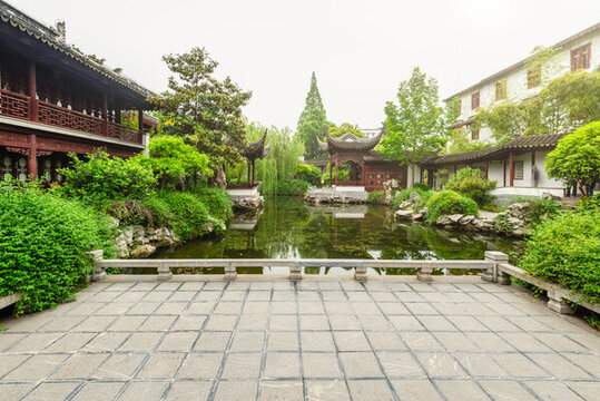 南京瞻園景區(qū)的逐月樓春波亭