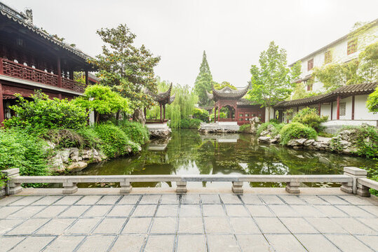 南京瞻園景區(qū)的逐月樓春波亭