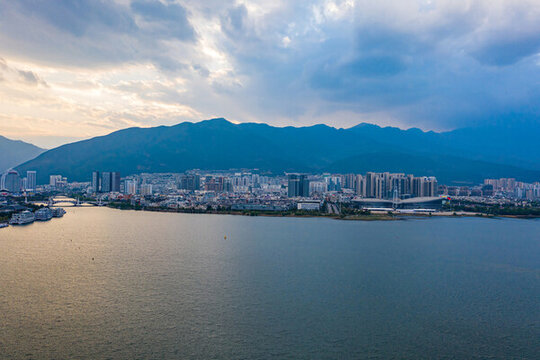 航拍云南大理洱海高原淡水湖泊