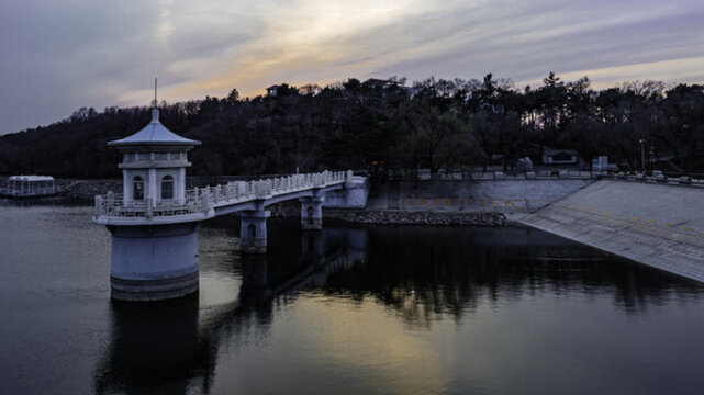 早春的長春凈月潭森林公園風景