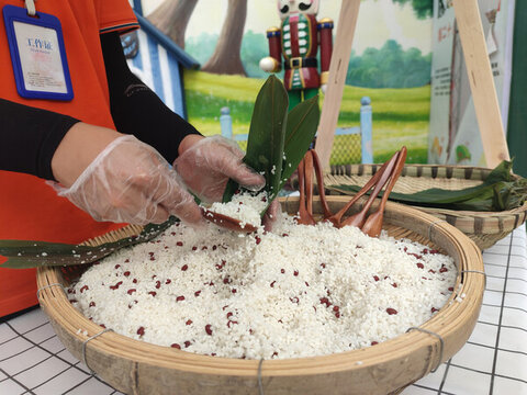 端午節(jié)做粽子活動(dòng)