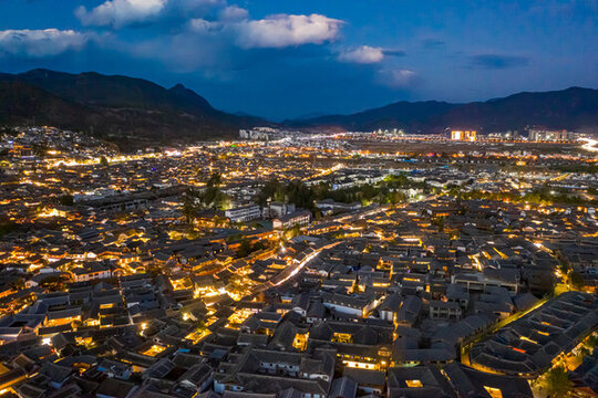 航拍云南麗江古城夜景大研古城
