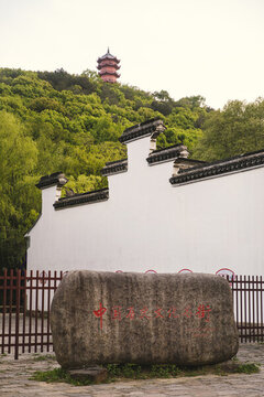 惠山公園龍光塔