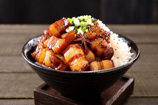 紅燒肉蓋飯