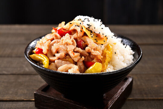 泡椒板筋蓋飯