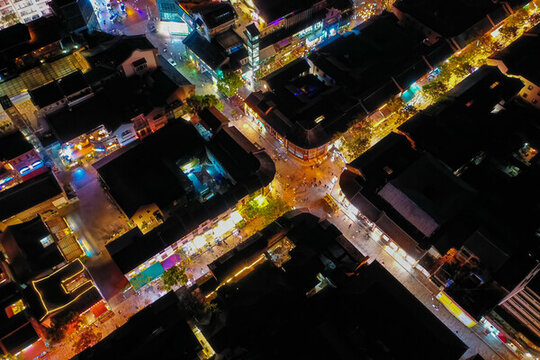 航拍云南昆明老街夜景歷史街區(qū)