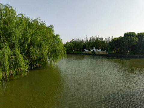 水鄉(xiāng)馬廄景色