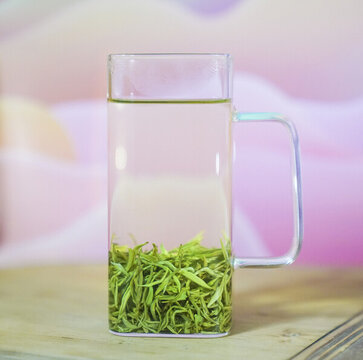 碧螺春泡杯毛尖毛峰茶湯