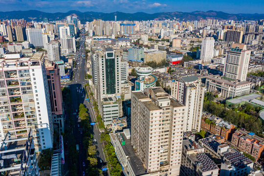 航拍云南昆明城市建筑群天際線