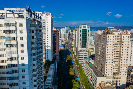 航拍云南昆明城市建筑群天際線